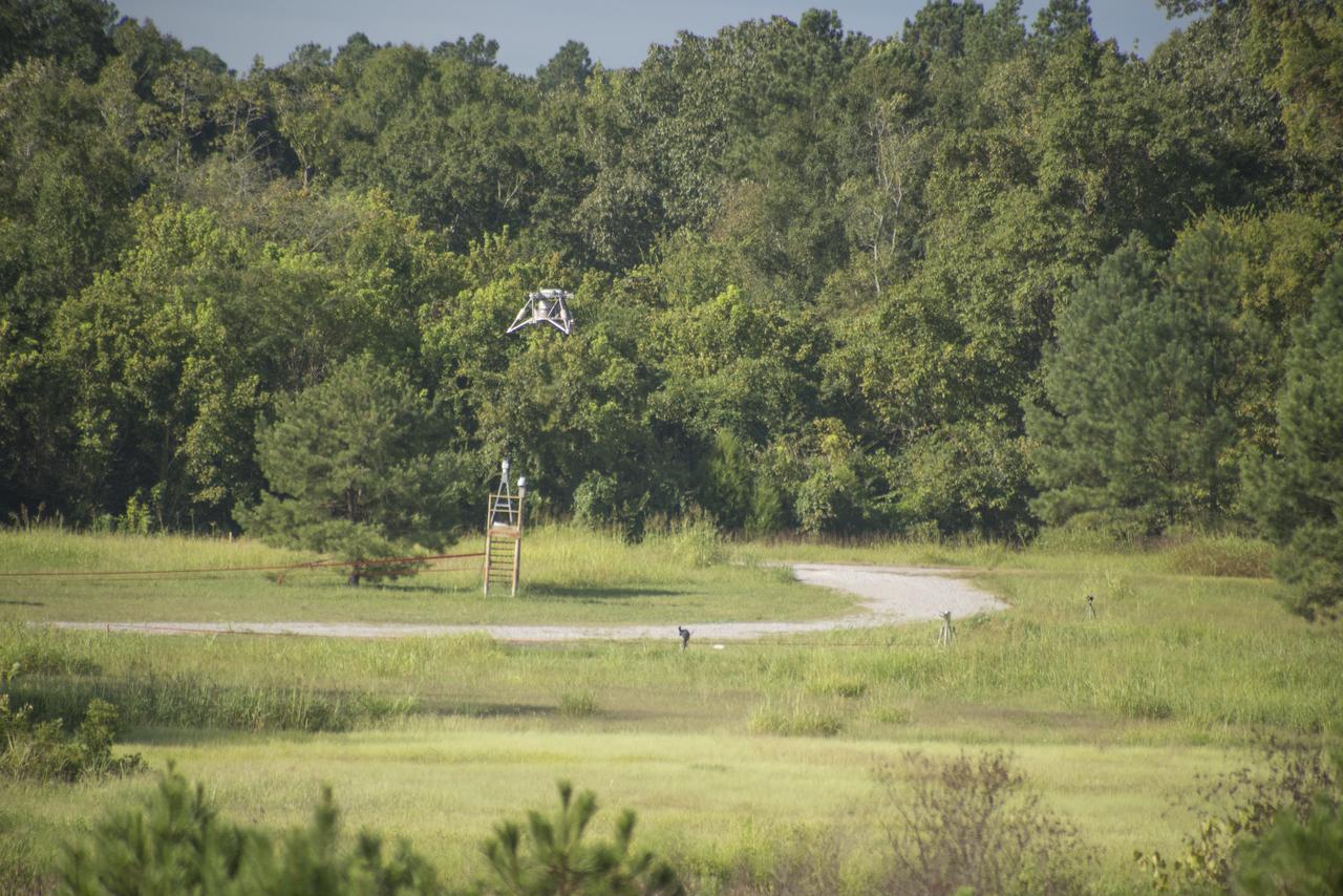 TEST FLIGHT OF MSFC'S "MIGHTY EAGLE" ROBOTIC LANDER IN THE WEST TEST AREA. AUGUST 28, 2012