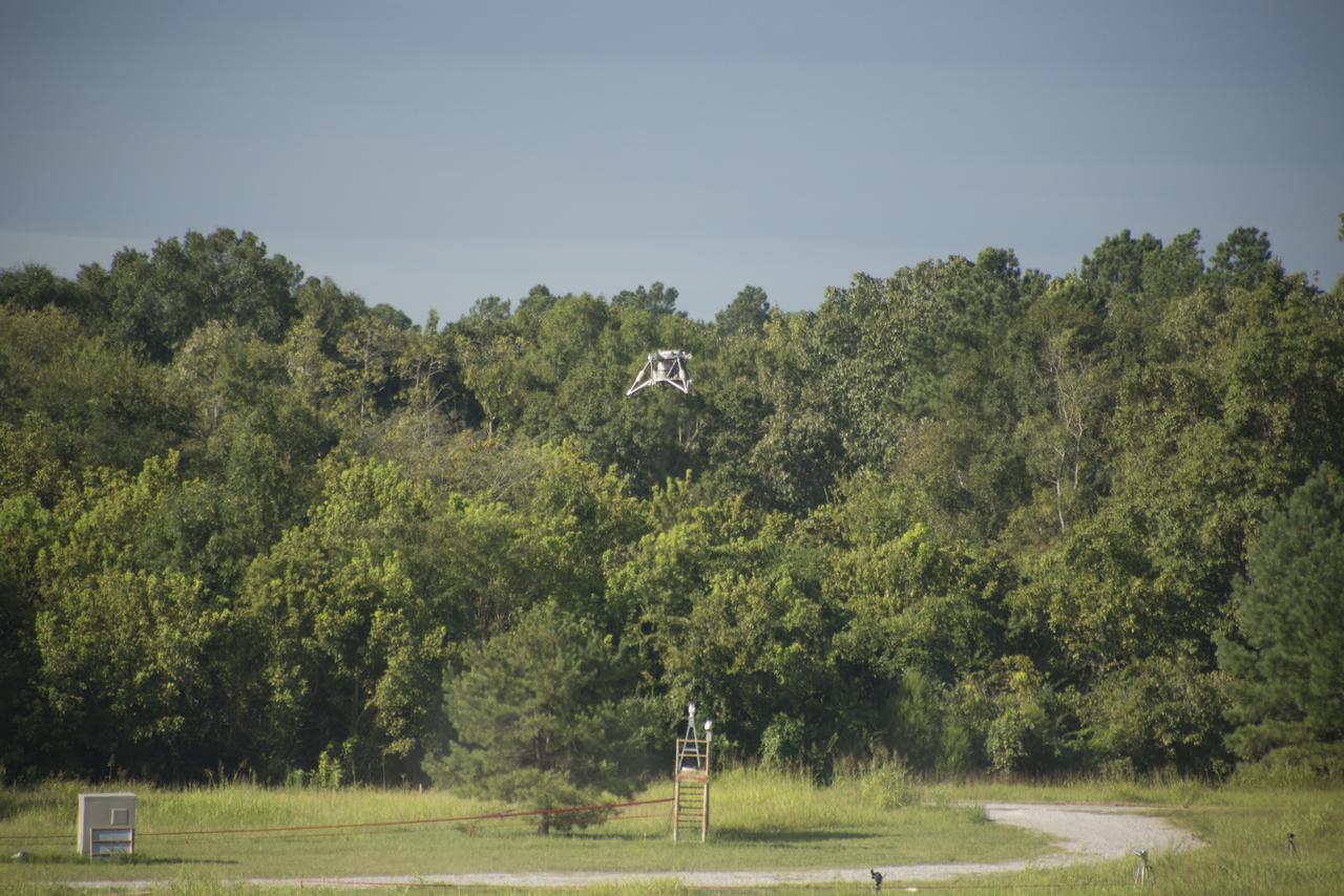 TEST FLIGHT OF MSFC'S "MIGHTY EAGLE" ROBOTIC LANDER IN THE WEST TEST AREA. AUGUST 28, 2012