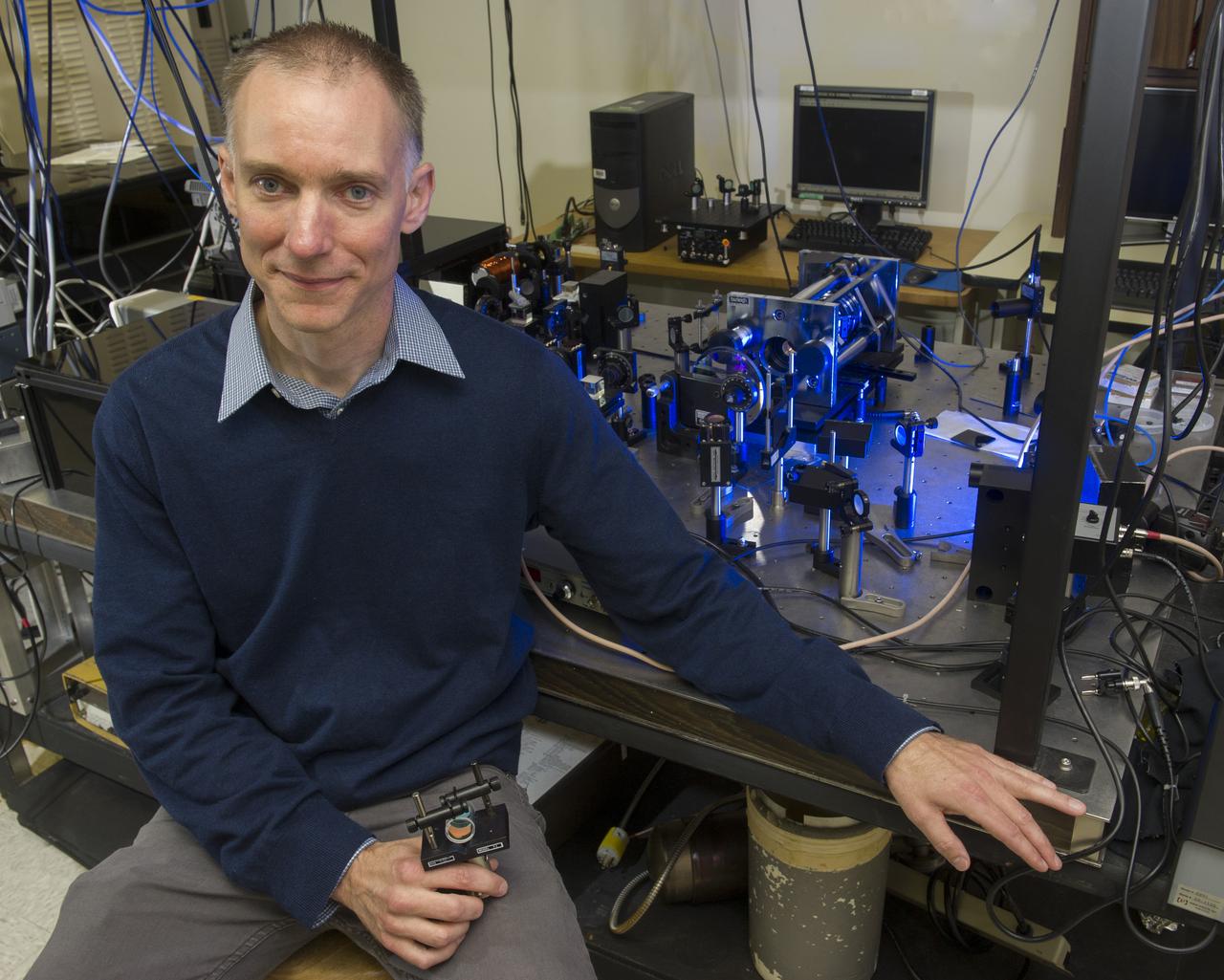 NASA RESEARCHER DR. DAVID SMITH AT NASA’S MARSHALL SPACE FLIGHT CENTER IN HUNTSVILLE, ALA., IS LEADING A THREE-YEAR PROJECT TO REVOLUTIONIZE IN-FLIGHT NAVIGATION SYSTEMS FOR SPACE VEHICLES AND MILITARY AND COMMERCIAL VEHICLES. SMITH AND HIS TEAM SEEK TO REFINE THE HIGHLY SENSITIVE OPTICAL GYROSCOPES THAT DRIVE SPACE VEHICLES’ INERTIAL GUIDANCE SYSTEMS – DELIVERING GYROSCOPES AT LEAST 1,000 TIMES MORE SENSITIVE THAN CURRENT SYSTEMS. 