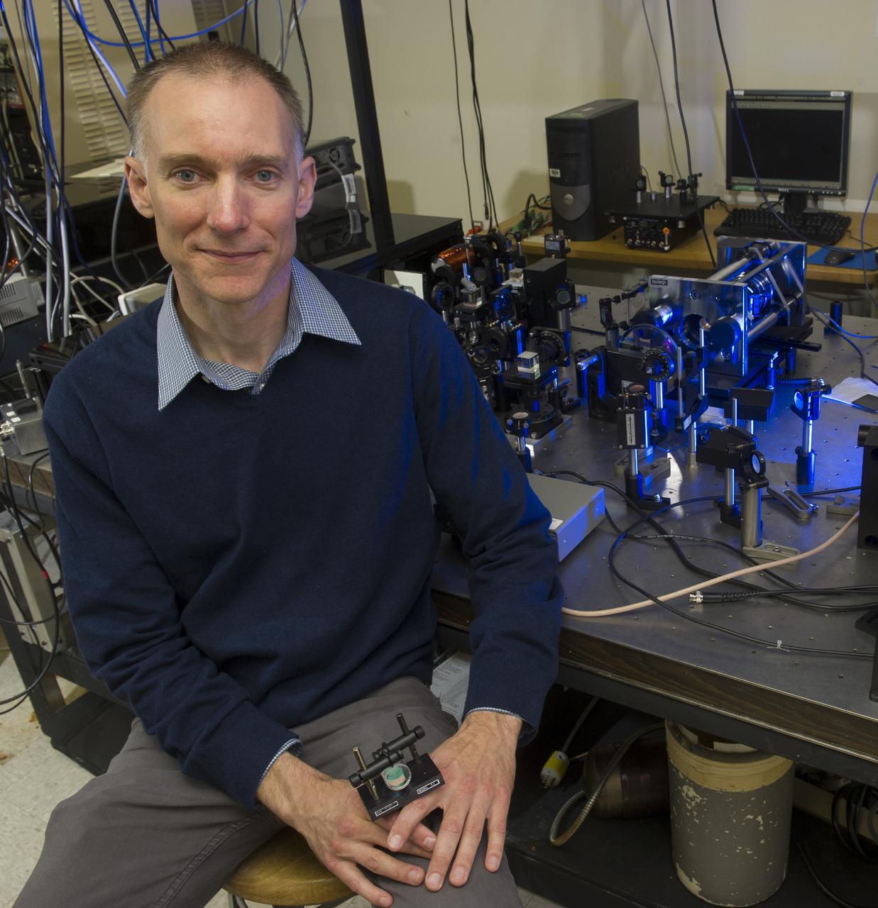 NASA RESEARCHER DR. DAVID SMITH AT NASA’S MARSHALL SPACE FLIGHT CENTER IN HUNTSVILLE, ALA., IS LEADING A THREE-YEAR PROJECT TO REVOLUTIONIZE IN-FLIGHT NAVIGATION SYSTEMS FOR SPACE VEHICLES AND MILITARY AND COMMERCIAL VEHICLES. SMITH AND HIS TEAM SEEK TO REFINE THE HIGHLY SENSITIVE OPTICAL GYROSCOPES THAT DRIVE SPACE VEHICLES’ INERTIAL GUIDANCE SYSTEMS – DELIVERING GYROSCOPES AT LEAST 1,000 TIMES MORE SENSITIVE THAN CURRENT SYSTEMS. 