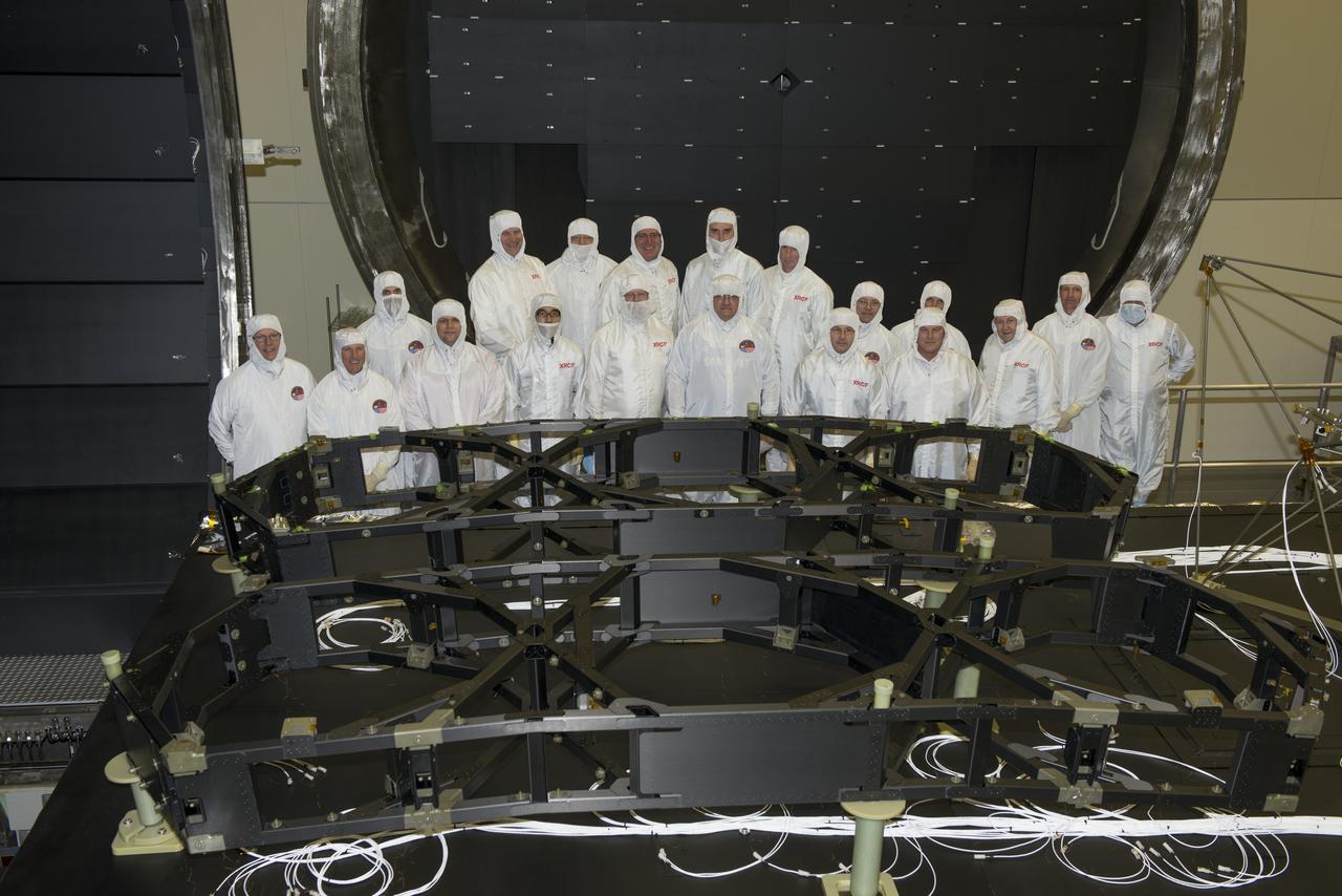NASA AND ATK TEAM PHOTOGRAPH WITH THE 2 JWST (JAMES WEBB SPACE TELESCOPE) WINGS AFTER INSTALLATION IN THE XRCF (X-RAY & CRYOGENIC FACILITY)