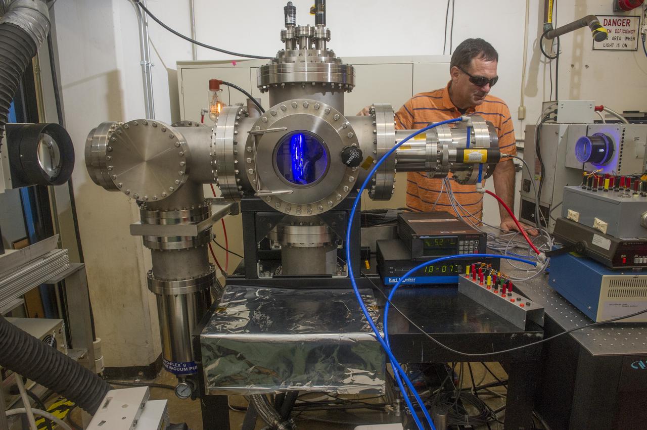 BLDG 4605, VACUUM UV/UV TESTER, JASON VAUGHN