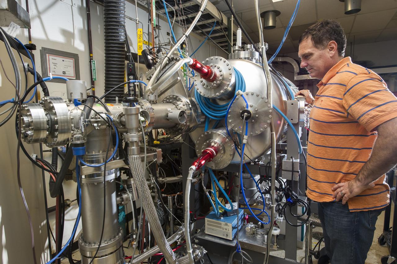 BLDG 4605, LUNAR ENVIRONMENTS TEST SYSTEM. JASON VAUGHN
