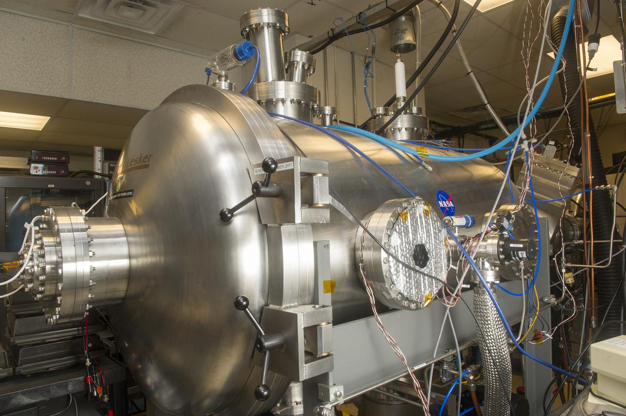 BLDG 4605, LUNAR ENVIRONMENTS TEST SYSTEM VACUUM CHAMBER, WEST SIDE