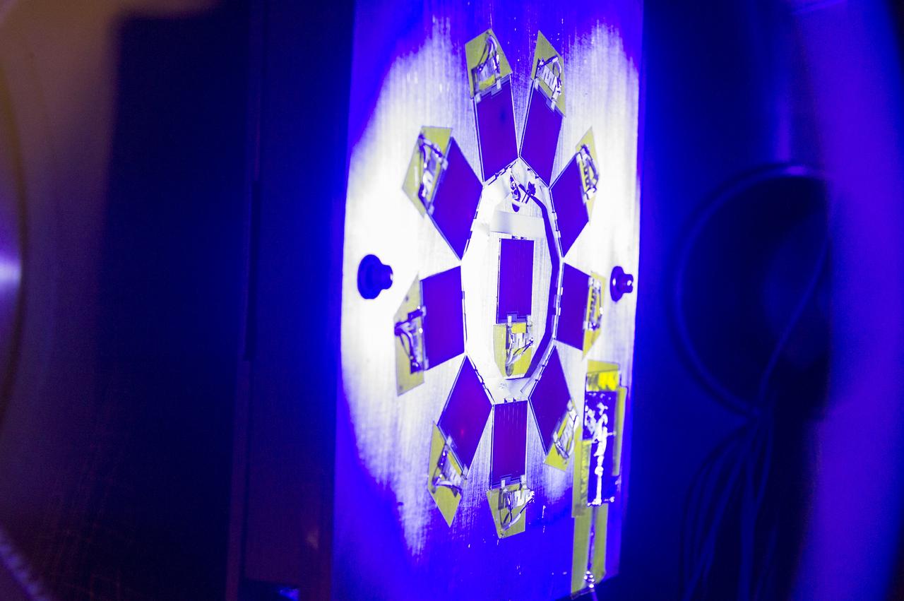 BLDG 4605, VACUUM UV/UV TEST SAMPLE