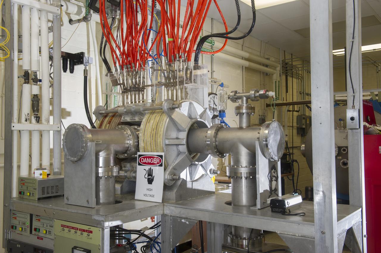 BLDG 4711 ATOMIC OXYGEN BEAM FACILITY