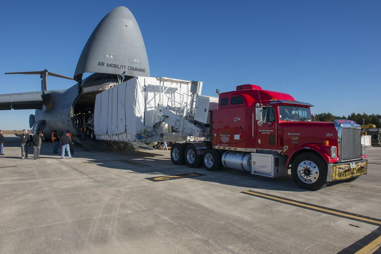 JAMES WEBB SPACE TELESCOPE (JWST) BACKPLANE MOVE FROM MARSHALL SPACE FLIGHT CENTER’S X-RAY CALIBRATION FACILITY (XCRF) TO THE REDSTONE ARSENAL AIRFIELD WHERE THE TEST ARTICLE WAS PLACED IN A USAF C-5 GALAXY FOR IT’S FLIGHT BACK TO THE MANUFACTURER.
