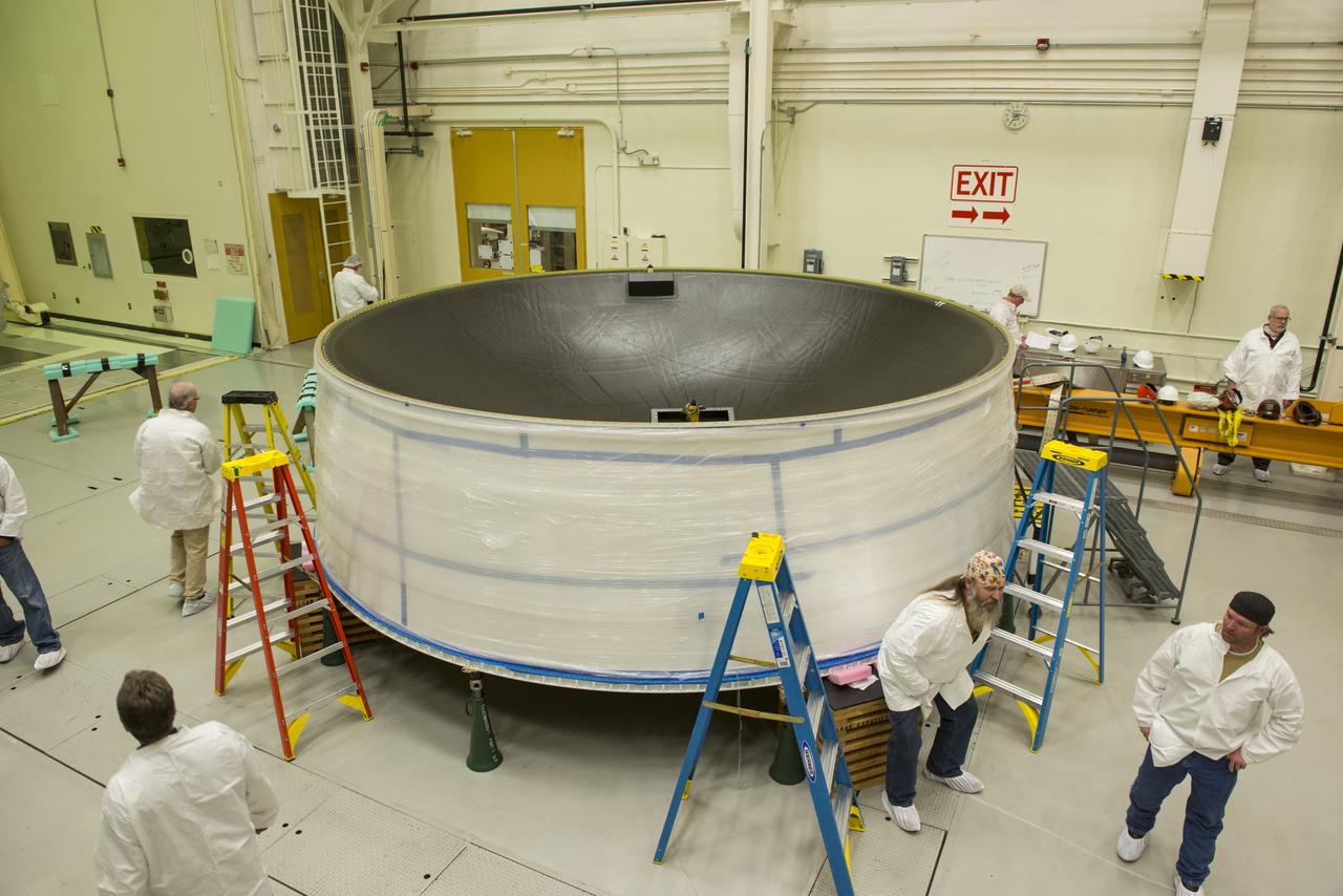 MATING OF THE MULTI-PURPOSE CREW VEHICLE STAGE ADAPTER (MSA) WITH ITS DIAPHRAGM IN BLDG. 4708. DECEMBER 20, 2014.