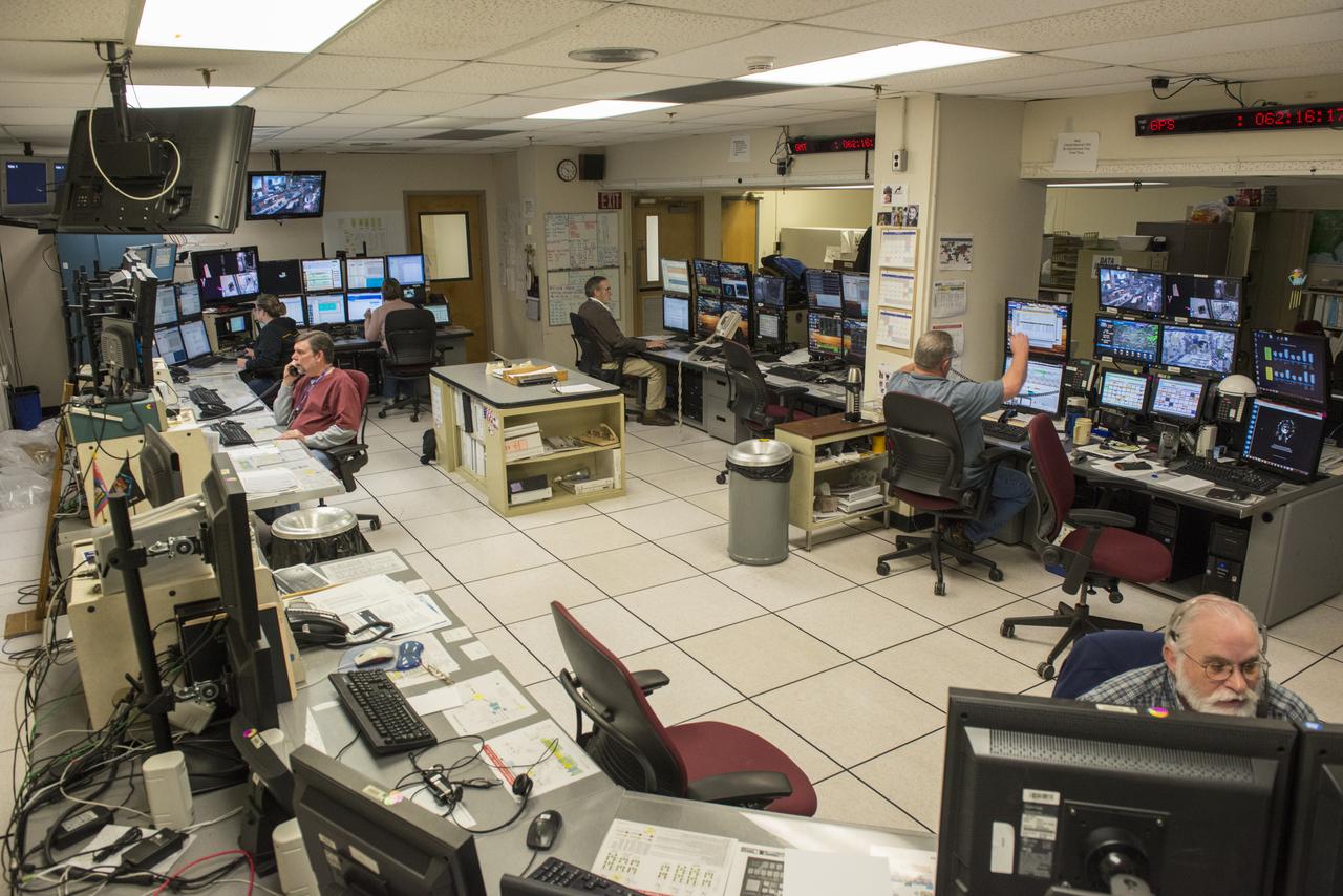 DATA OPERATIONS CONTROL ROOM TEAM MEMBERS TAKE ALL SCIENCE DATA FROM THE INTERNATIONAL SPACE STATION, AND DISTRIBUTE IT TO THE PAYLOAD OPERATIONS INTEGRATION CENTER AND SCIENTISTS ALL OVER THE WORLD WHO HAVE EXPERIMENTS ON THE ORBITING LABORATORY. 