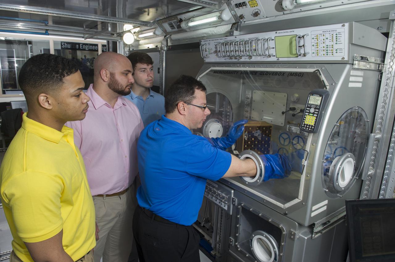 JEREMIAH HALEY, DAVE ARGENTI, ROBERT TRIMBLE, & ERIK SHAUGHNESSY MISSION OPERATIONS LABORATORY - LABORATORY TRAINING COMPLEX (LTC), BUILDING 4663, MICROGRAVITY SCIENCE GLOVEBOX (MSG)- WORK VOLUME(WV) TRAINING