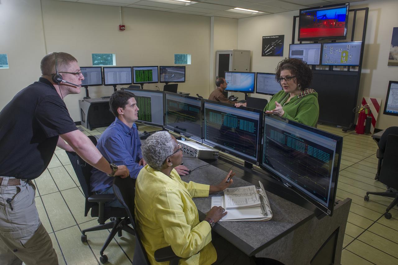 STEVEN SPRAYBERRY, ALICE DANIEL, CHRISTY BASHMAN, ALLEN SHELTON, BEVERELY COURREGE, MATHEW EXELL, JIM EMMENEGGER, IN VARIOUS SETUPS AT WEST TEST AREA CONTROL ROOM-B.