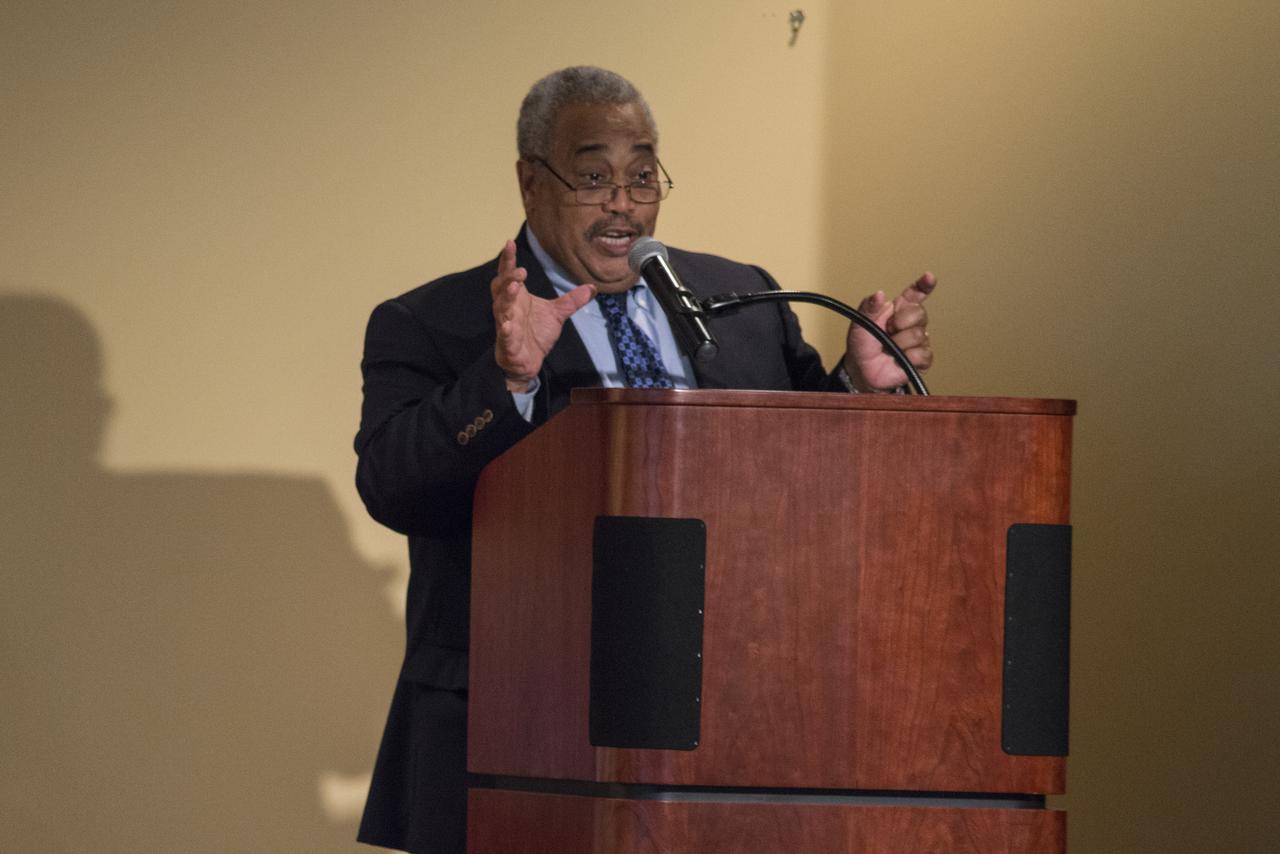 GLENN DELGADO, ASSOCIATE ADMINISTRATOR OFFICE OF SMALL BUSINESS PROGRAMS, NASA HQ, ADDRESSES THE ATTENDEES AT THE SMBA ESD-HUB ZONE EVENT AT THE HUNTSVILLE MUSEUM OF ART.