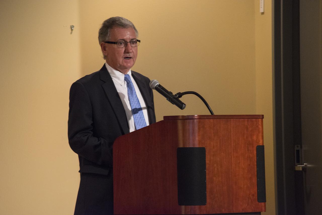 DAVID BROCK, SMALL BUSINESS SPECIALIST AT MSFC, ADDRESSES THE ATTENDEES AT THE SMBA ESD-HUB ZONE EVENT AT THE HUNTSVILLE MUSEUM OF ART.