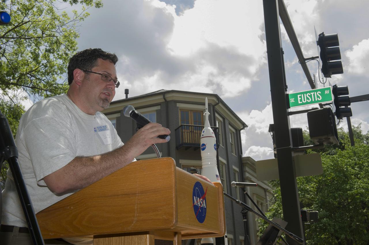TODD MAY MAKES OPENING REMARKS AT NASA DAY ON THE SQUARE EVENT