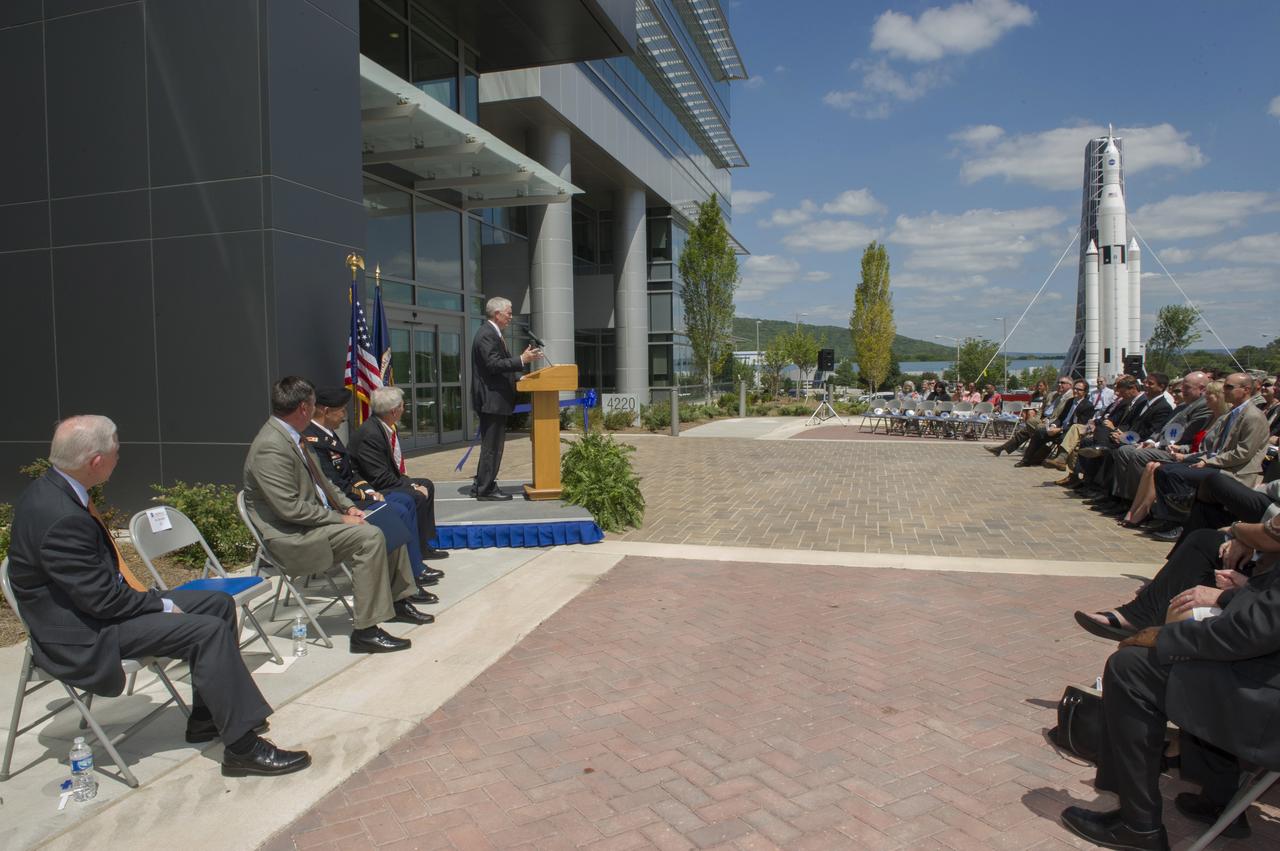 THE HONORABLE MO BROOKS ADDRESSES AUDIENCE AT BLDG 4220 RIBBON CUTTING EVENT