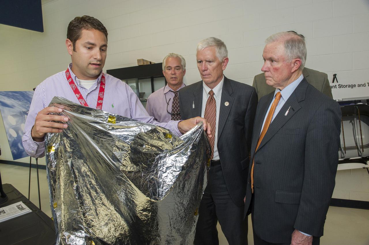 JEFF SESSIONS AND MO BROOKS TOUR MSFC PROPULSION DEVELOPMEN RESEARCH LAB