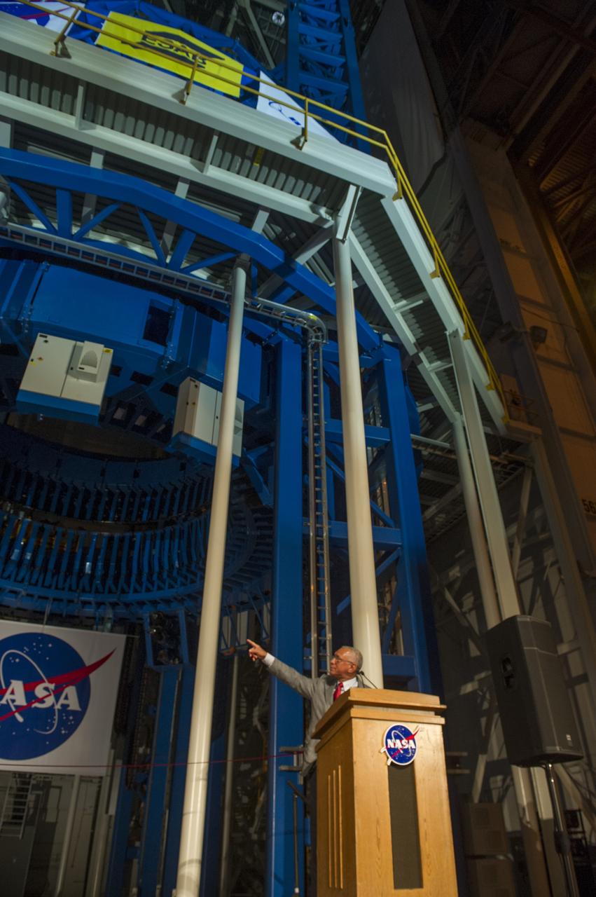 NASA ADMINISTRATOR BOLDEN SPEAKS AT DEDICATION OF VERTICAL ASSEMBLY CENTER
