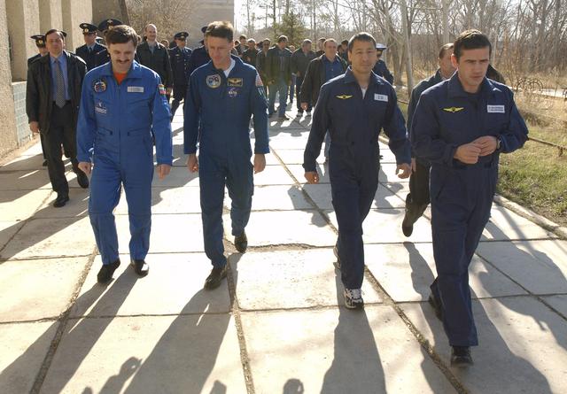 Expedition 7 Preflight