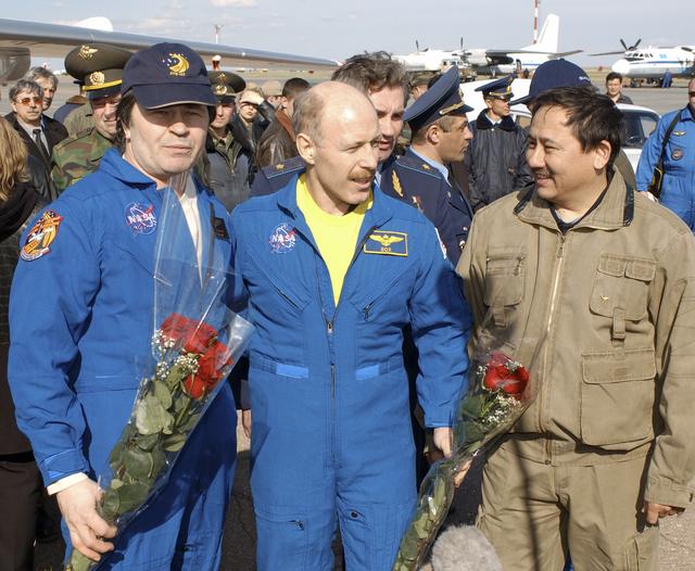 NASA image: Expedition 6 Landing