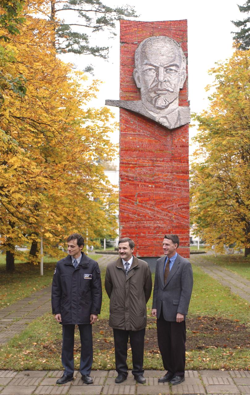 Expedition 8 Commander Michael Foale, right, along with Expedition 8 Soyuz Commander and Flight Engineer Alexander Kaleri, center, are joined by European Space Agency astronaut Pedro Duque of Spain at the Gagarin Cosmonaut Training Center in Star City, Russia outside Moscow, Sunday, Oct. 12, 2003, before departing for the Baikonur Cosmodrome in Kazakhstan for their launch on a Soyuz rocket to the International Space Station scheduled for Oct. 18. Photo Credit (NASA/Bill Ingalls)