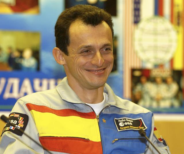 NASA image: Expedition 8 Certification