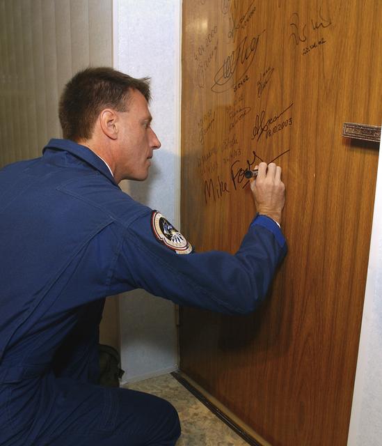 NASA image: Expedition 8 Launch Day