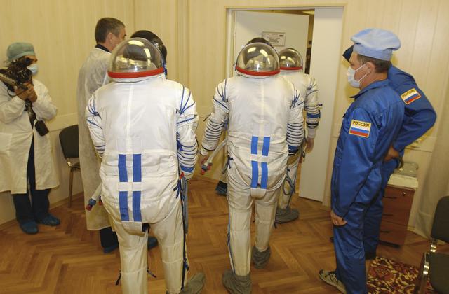 NASA image: Expedition 8 Launch Day