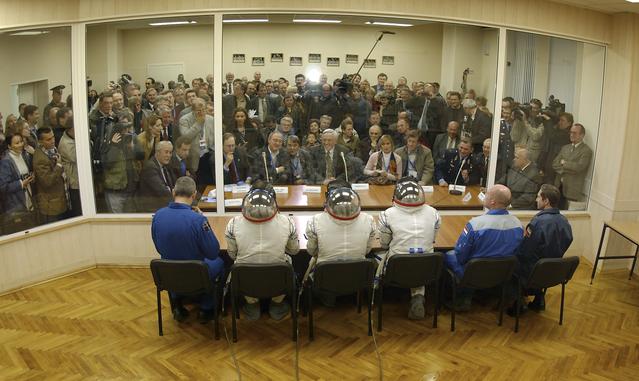 NASA image: Expedition 8 Launch Day