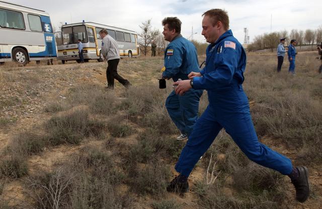 NASA image: Expedition 9 Preflight Activities