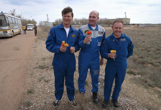 NASA image: Expedition 9 Preflight Activities