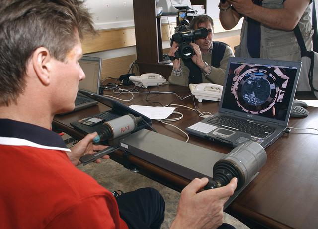 NASA image: Expedition 9 Preflight Activities