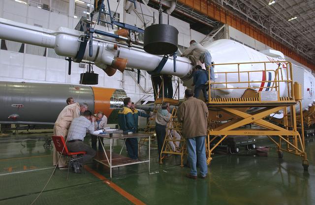 NASA image: Expedition 9 Soyuz Assembly