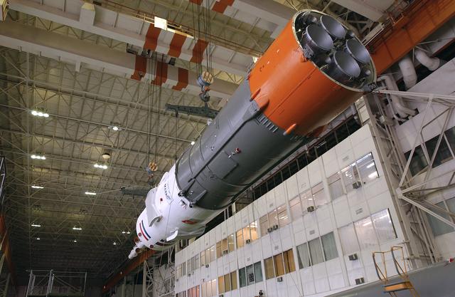 NASA image: Expedition 9 Soyuz Assembly