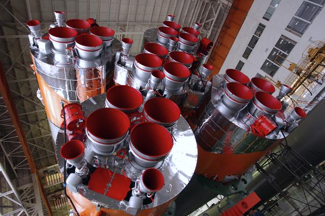 NASA image: Expedition 9 Soyuz Assembly