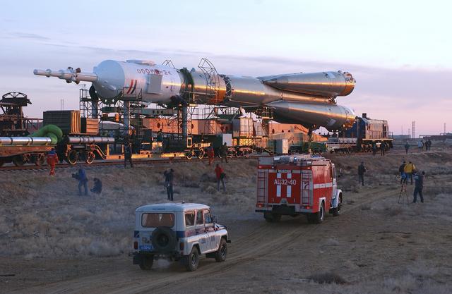 NASA image: Expedition 9 Soyuz Rollout