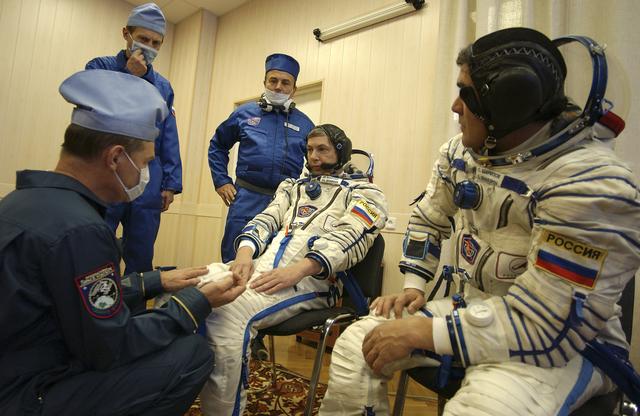 NASA image: Expedition 10 Preflight