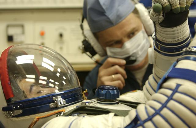 NASA image: Expedition 10 Preflight