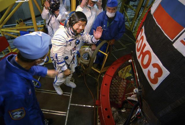 NASA image: Expedition 10 Preflight