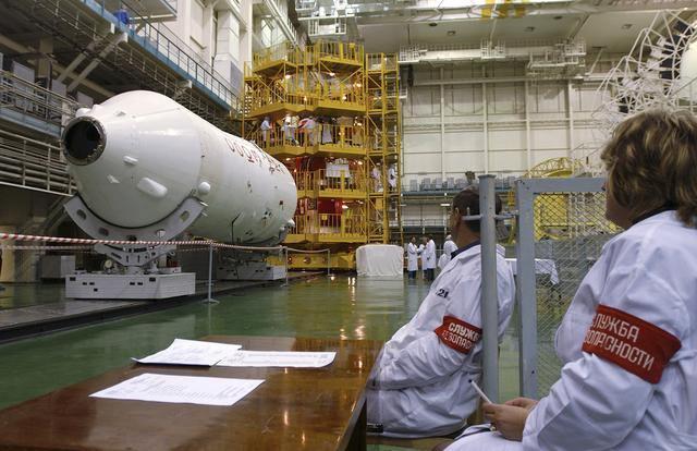 NASA image: Expedition 10 Preflight