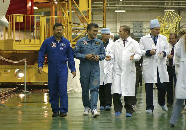 NASA image: Expedition 10 Preflight