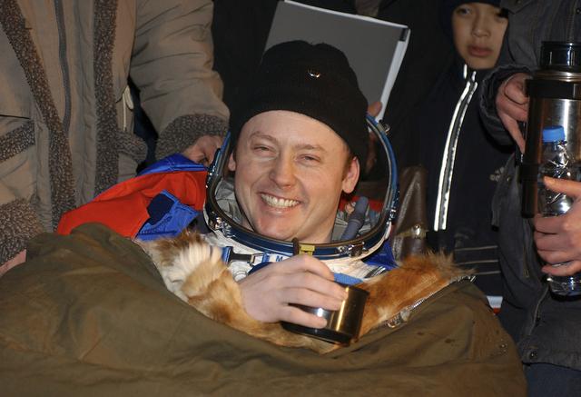 NASA image: Expedition 9 Landing