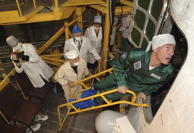 NASA image: Expedition 11 Soyuz Inspection