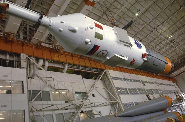 Expedition 11 Soyuz Preparation