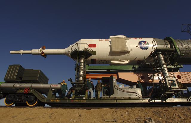 Epedition 11 Soyuz Transport