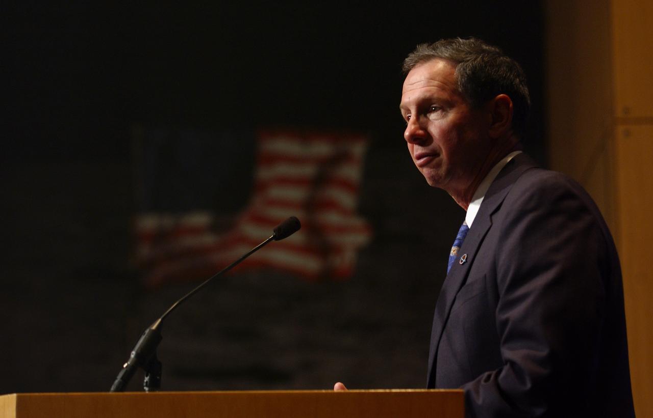 NASA Administrator Michael Griffin delivers remarks during a NASA Update program at NASA Headquarters, Thursday, April 14, 2005, in Washington after being sworn in earlier that morning as NASA's 11th Administrator. Photo Credit: (NASA/Renee Bouchard)