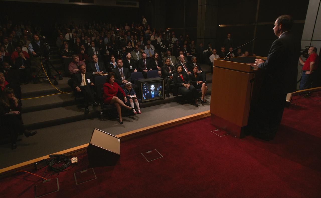 NASA Administrator Michael Griffin delivers remarks during a NASA Update program at NASA Headquarters, Thursday, April 14, 2005, in Washington after being sworn in earlier that morning as NASA's 11th Administrator. Photo Credit: (NASA/Renee Bouchard)
