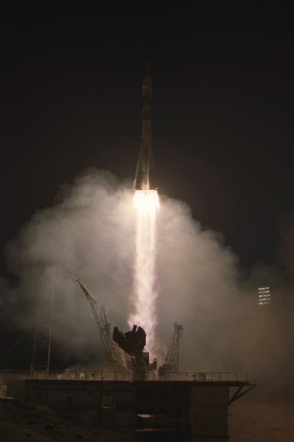 NASA image: Expedition 11 Launch 
