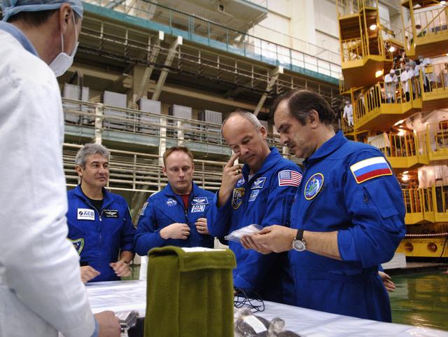 NASA image: Expedition 13 Preflight