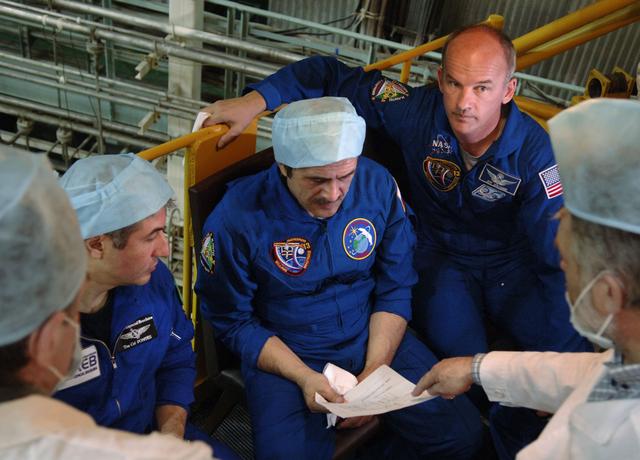NASA image: Expedition 13 Preflight