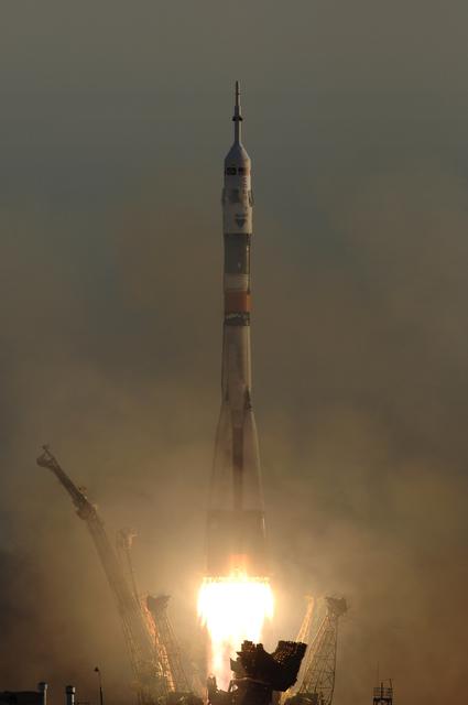 NASA image: Expedition 13 Launch